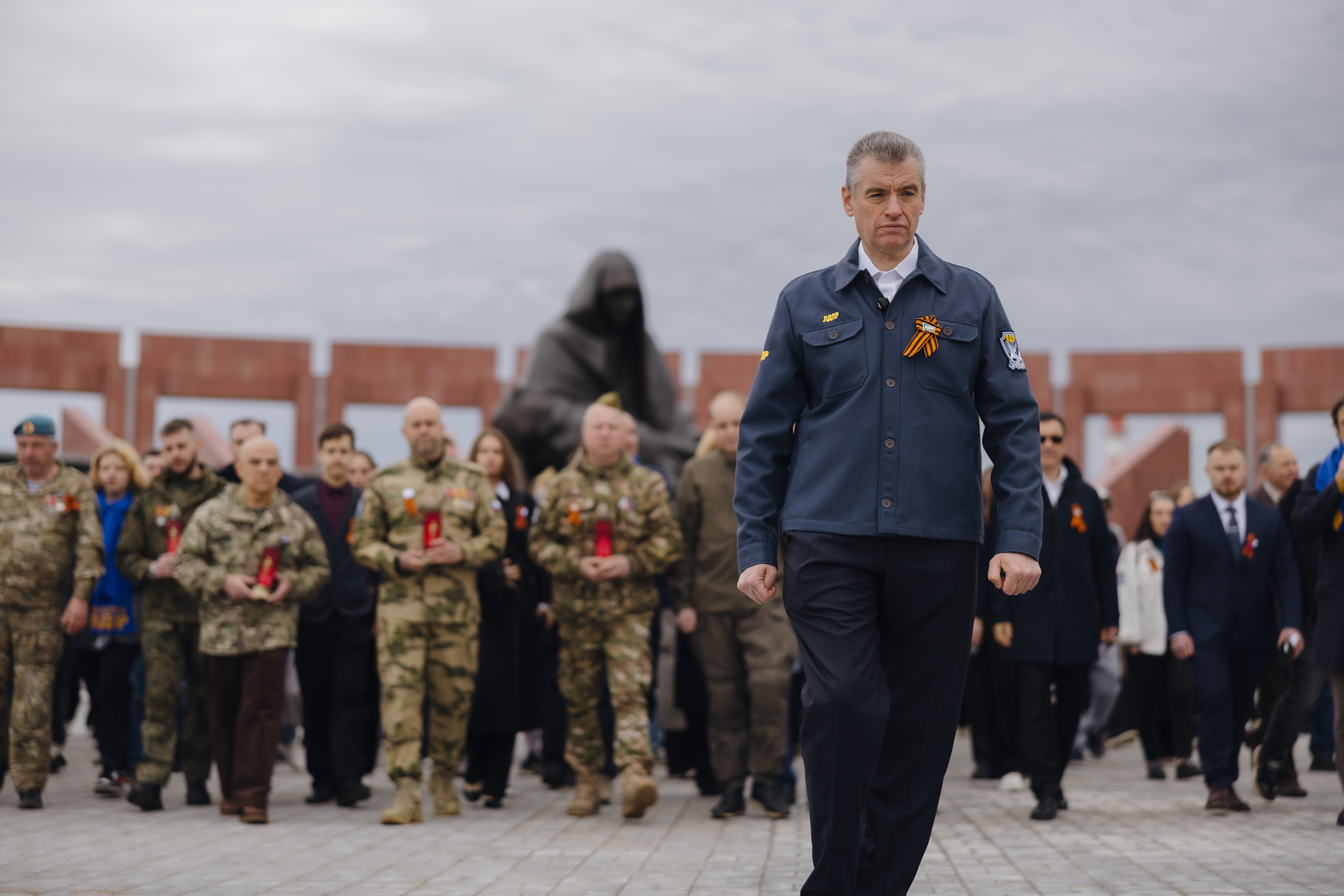 В  День Победы Леонид Слуцкий посетил военный мемориал «Пантеон Защитников Отечества»